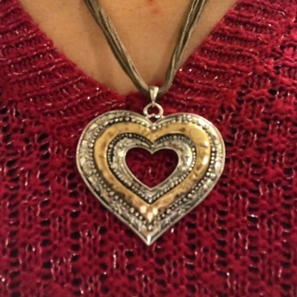 Two Tone Heart Necklace Set - Picture 6 of 6